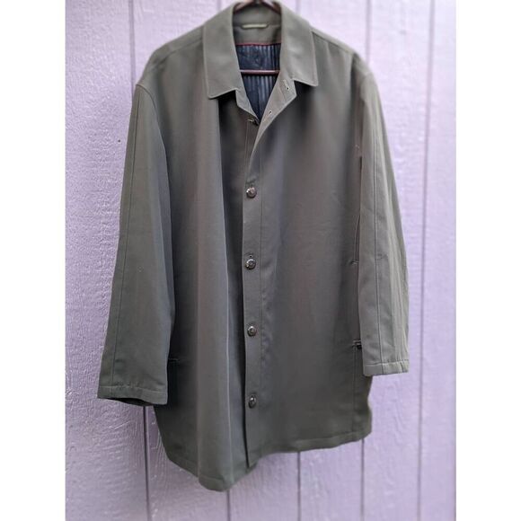 SanyoJapanese Luxury all weather mid length coat. Size 48L in excellent condit